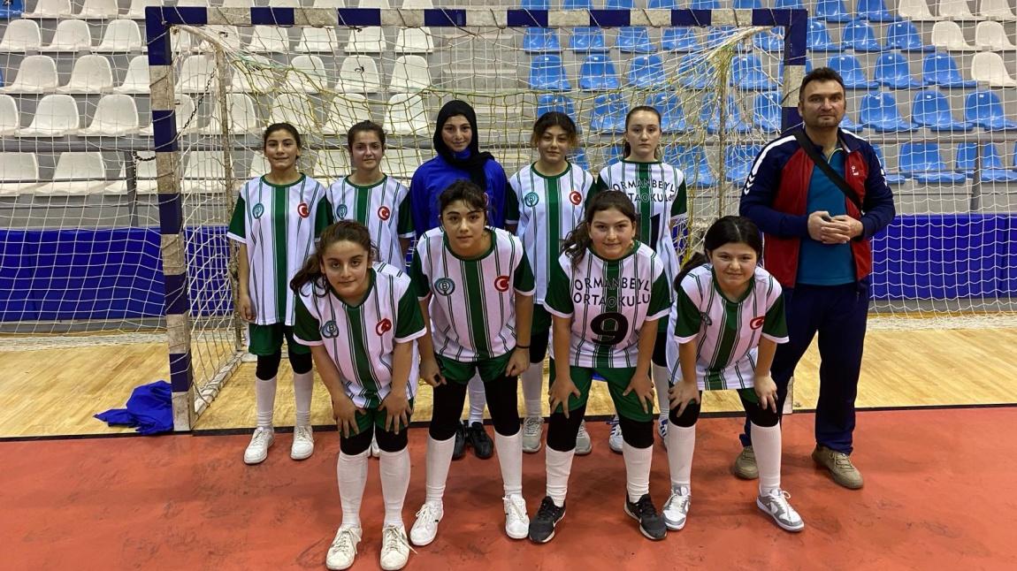 Okul Kız Futsal Takımımız İlimizde Düzenlenen Futsal Turnuvasında 3. oldu.